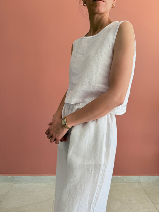 SLEEVELESS LINEN CROP TOP