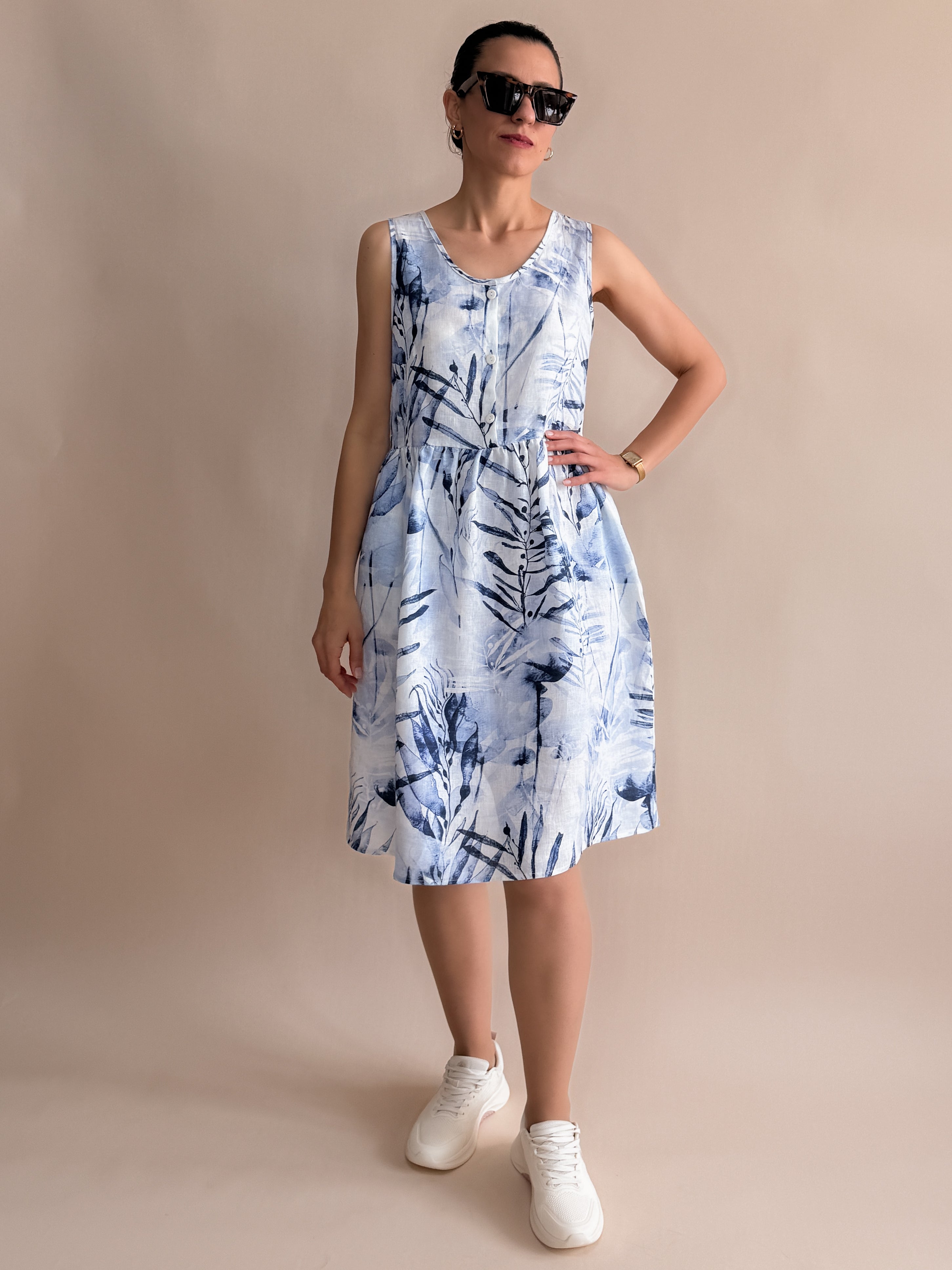 SLEEVELESS BUTTONED DRESS