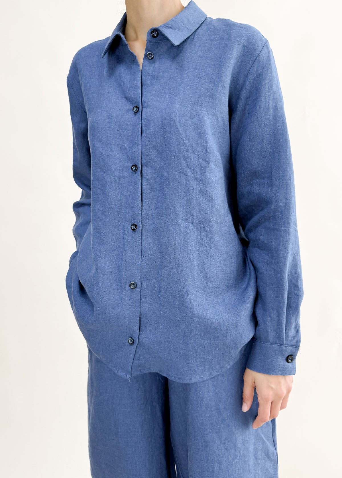 CLASSIC LINEN SHIRT