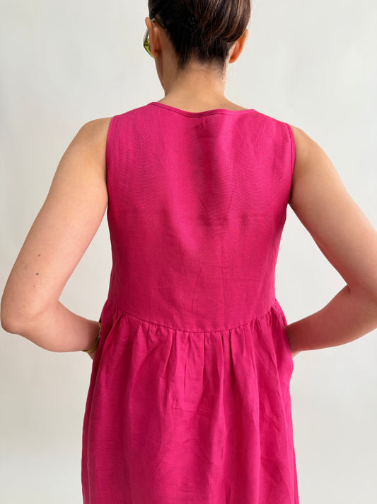 SLEEVELESS BUTTONED DRESS