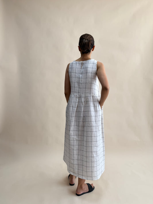 PİLELİ KETEN ELBİSE