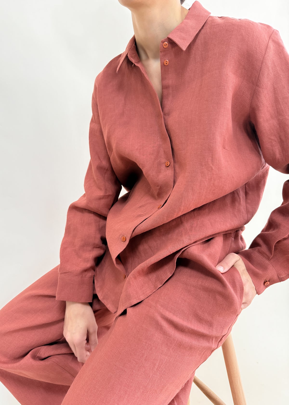 CLASSIC LINEN SHIRT