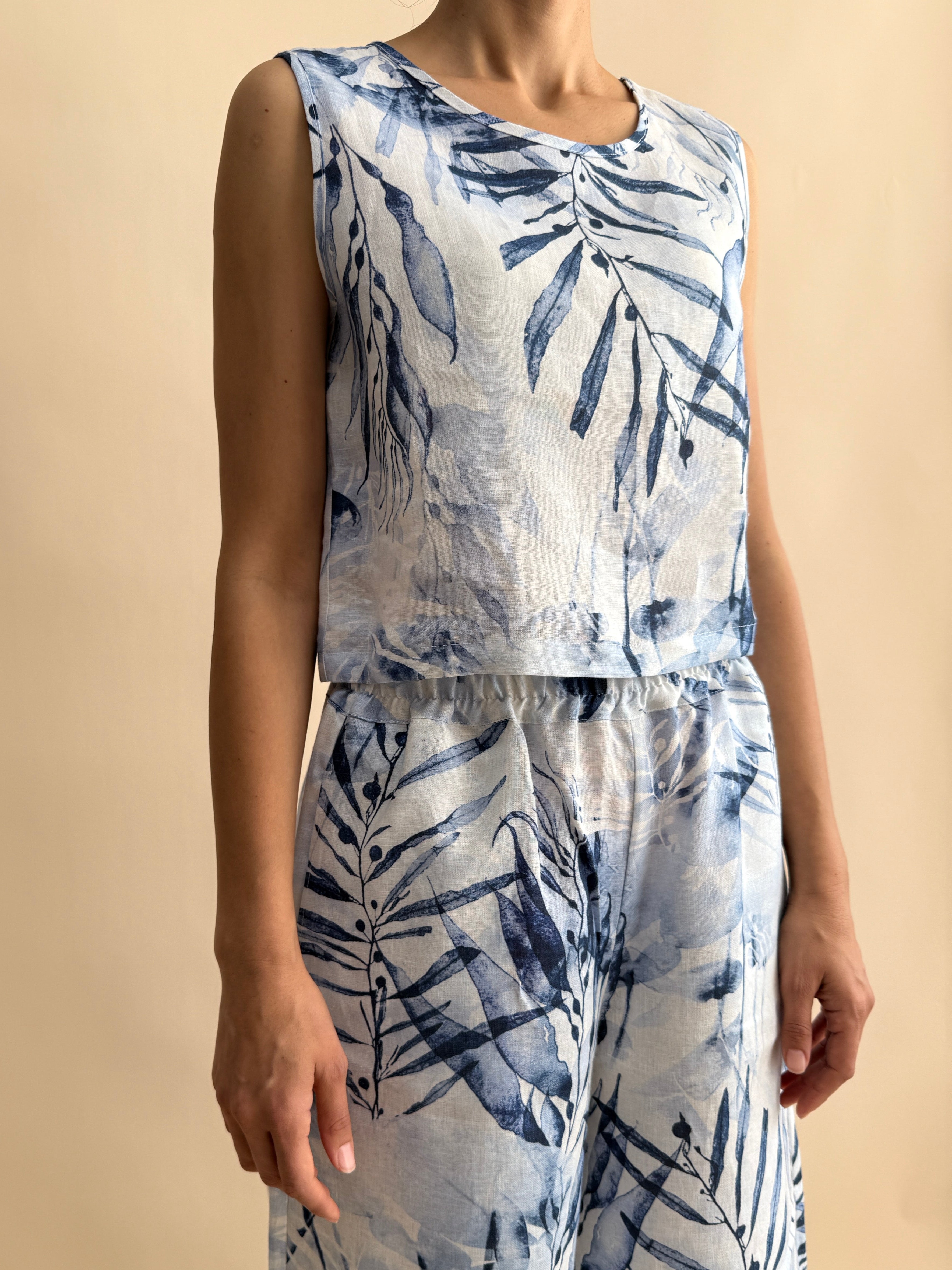 SLEEVELESS LINEN CROP TOP