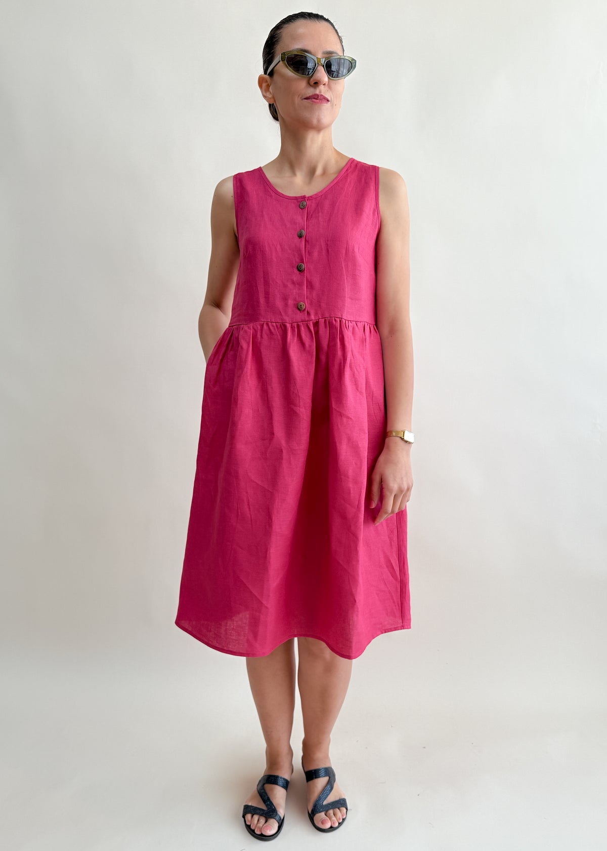 SLEEVELESS BUTTONED DRESS