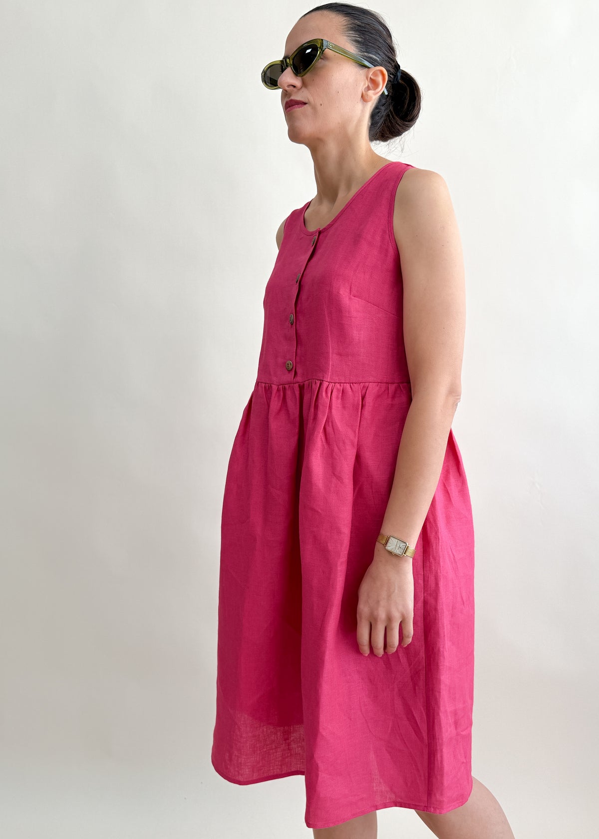 SLEEVELESS BUTTONED DRESS