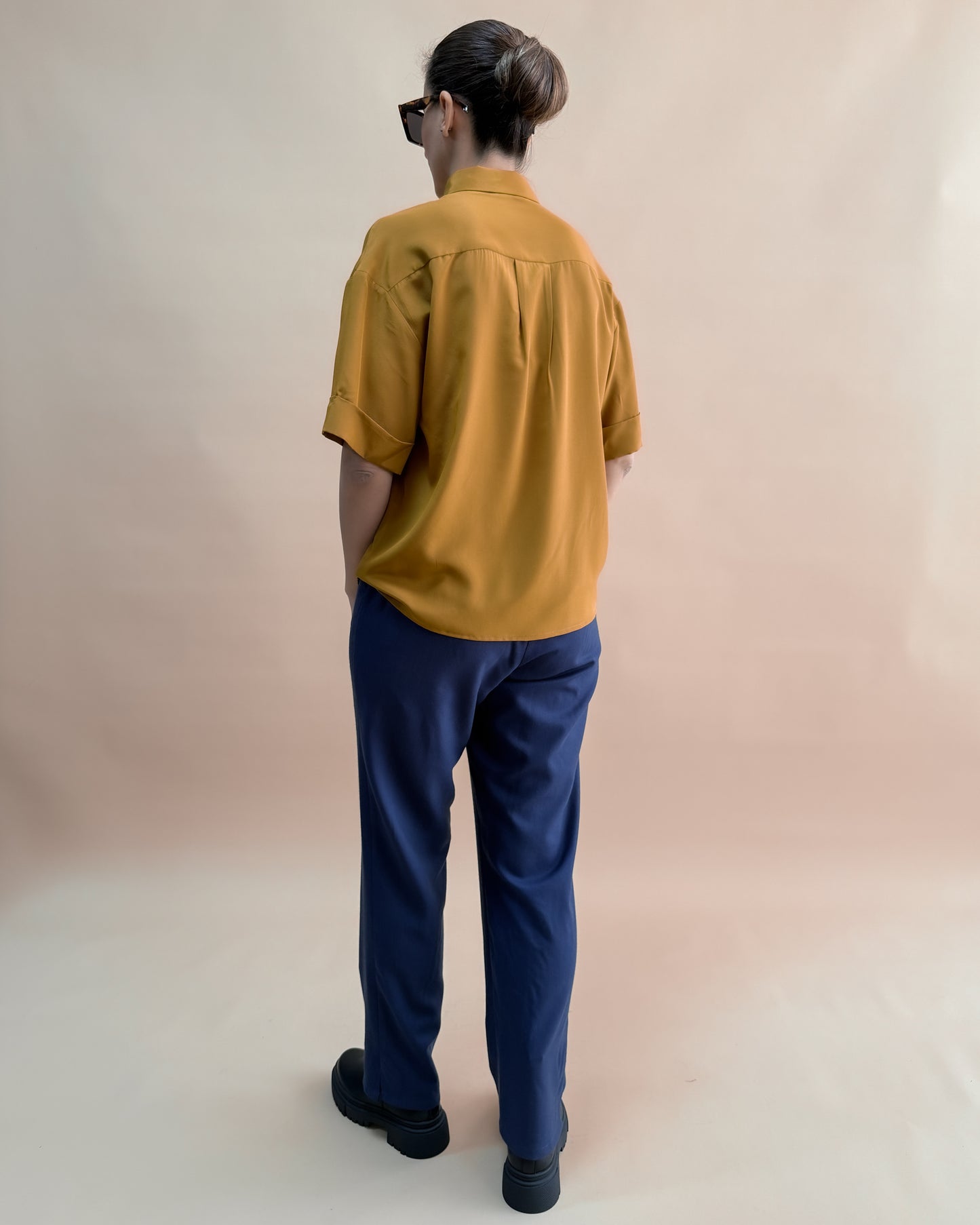 SAF İPEK KISA KOLLU GÖMLEK