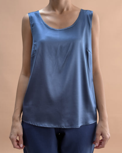 SAF İPEK KOLSUZ BLUZ