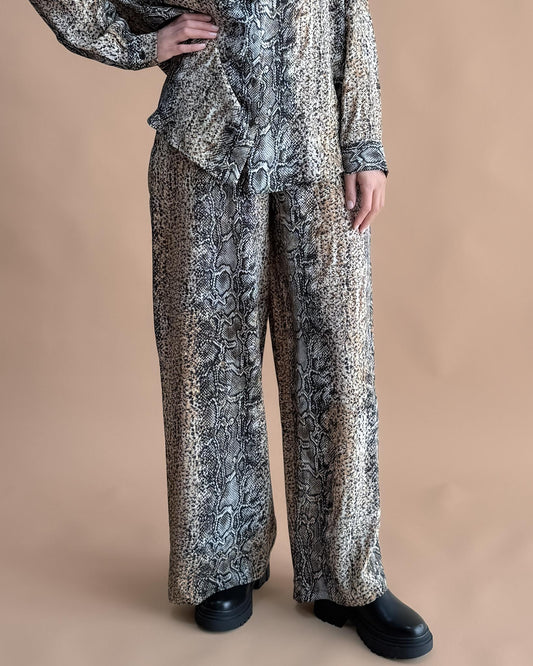 BASKILI SAF İPEK BOL PAÇA PANTOLON