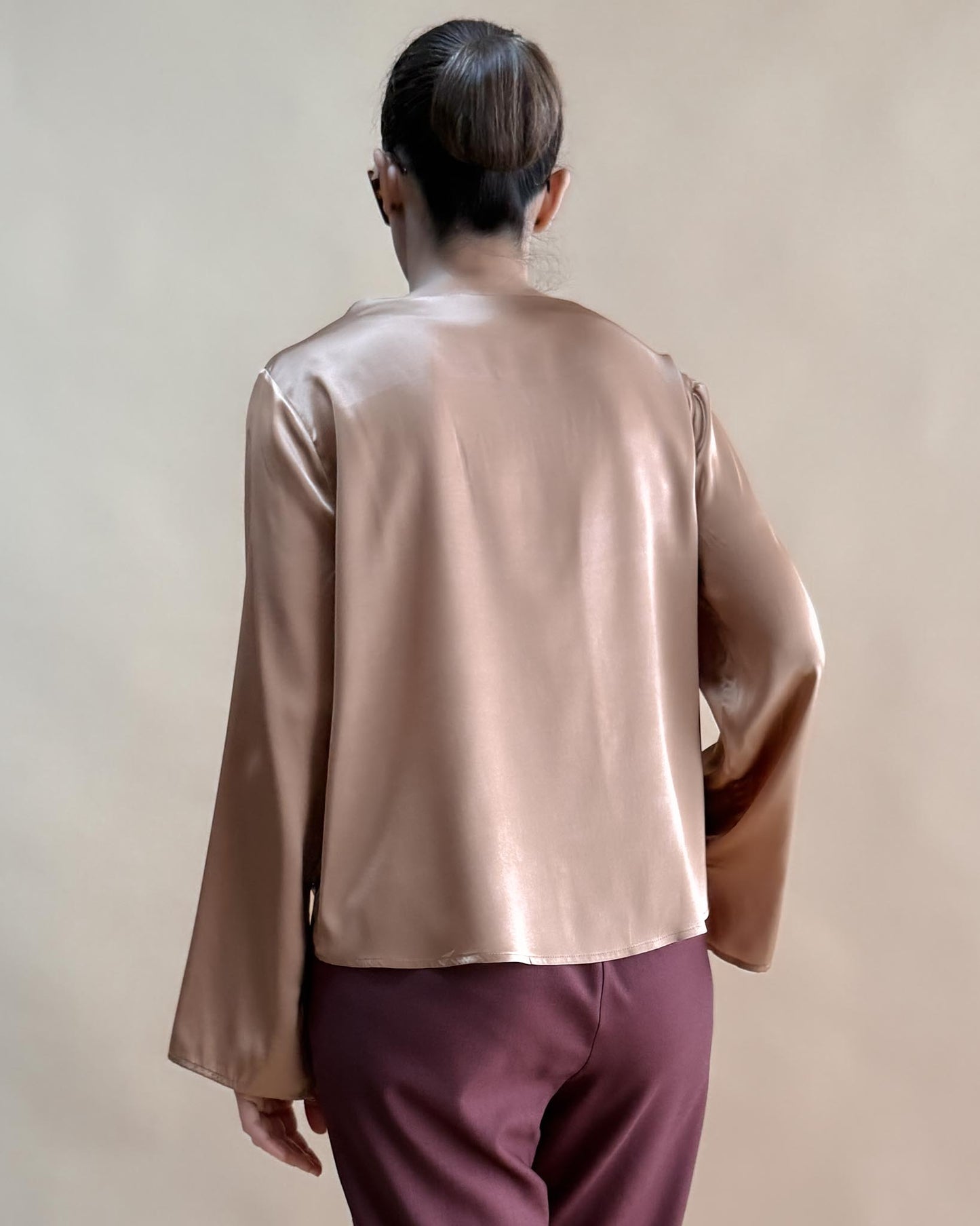 SAF İPEK ZARİF YAKA BLUZ