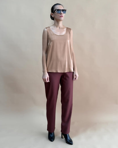 SAF İPEK KOLSUZ BLUZ