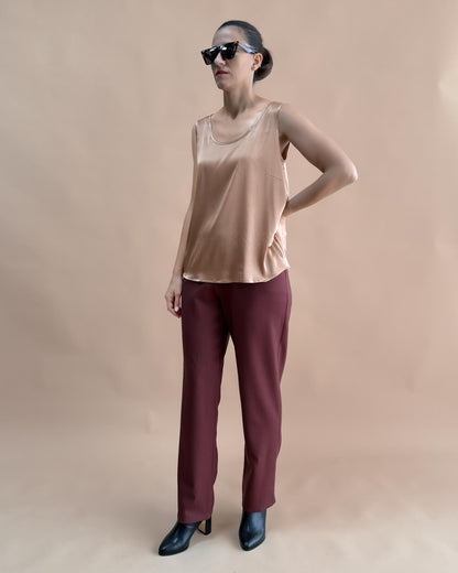 SAF İPEK KOLSUZ BLUZ